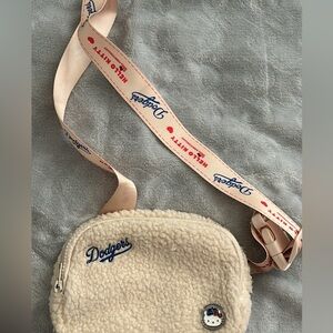HELLO KITTY DODGERS CROSSBODY